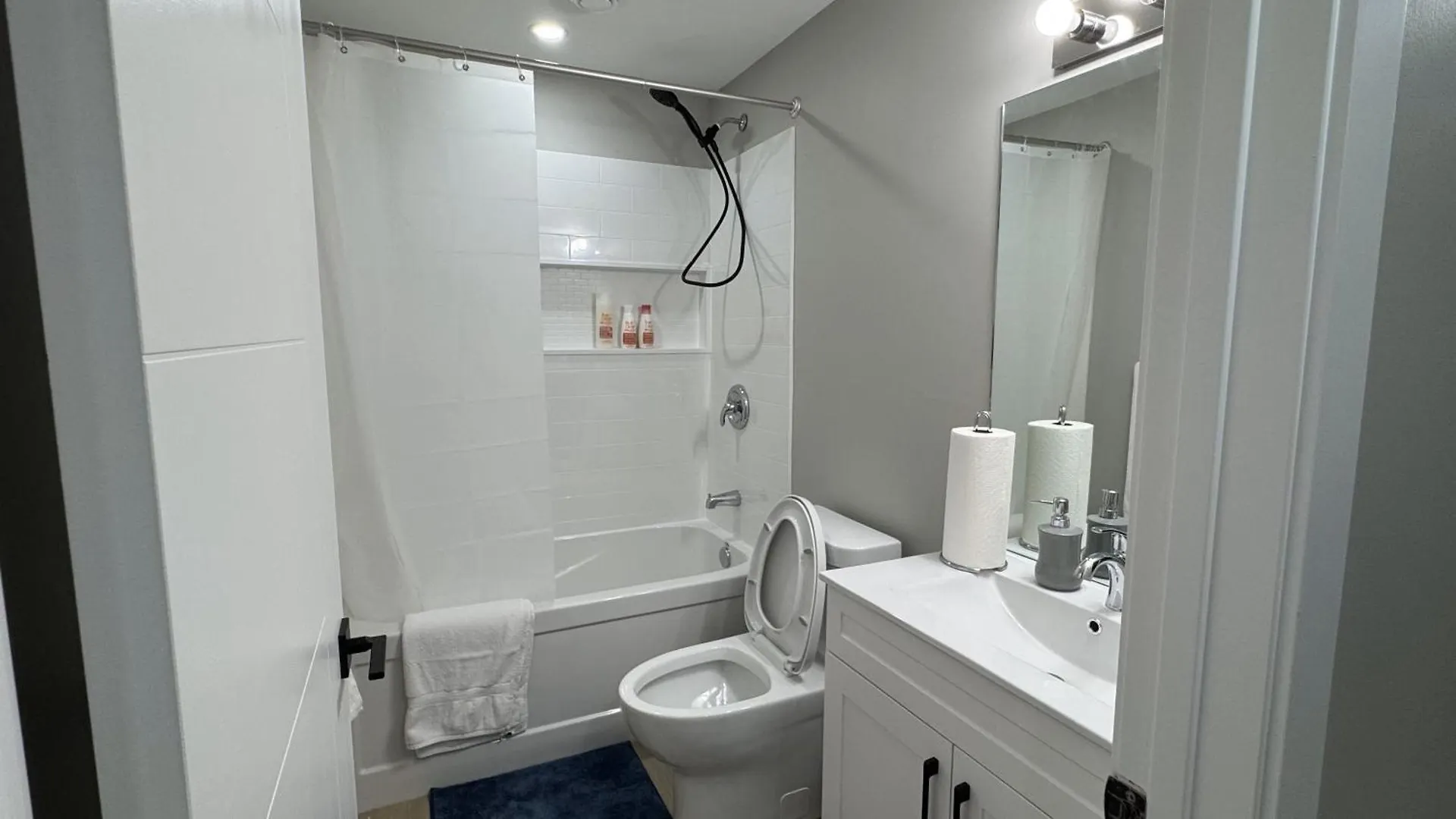 Homestay Evelyn'S Manor Apartment Winnipeg Canada
