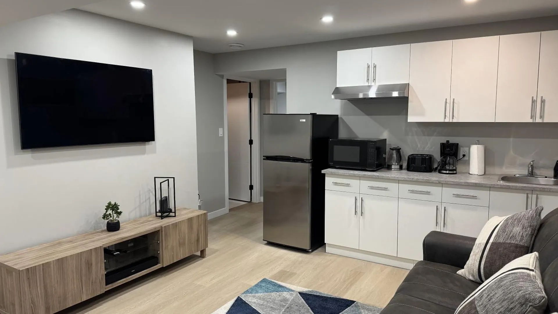 Evelyn'S Manor Apartment Winnipeg