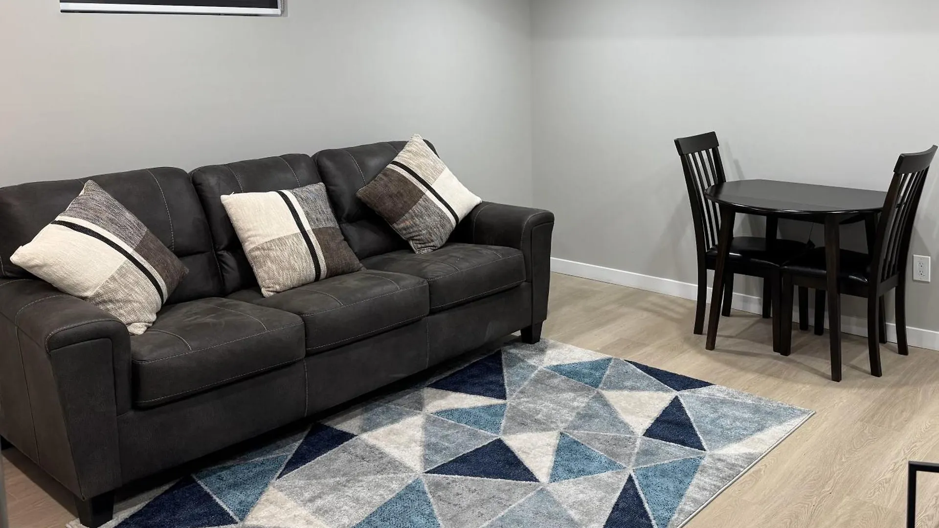 Evelyn'S Manor Apartment Winnipeg Canada